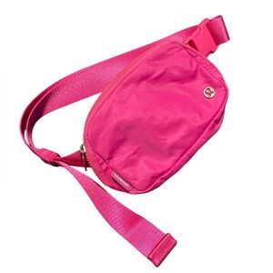 Lululemon Everywhere Belt Bag IL Sonic Pink Limited Edition Back To School Cute